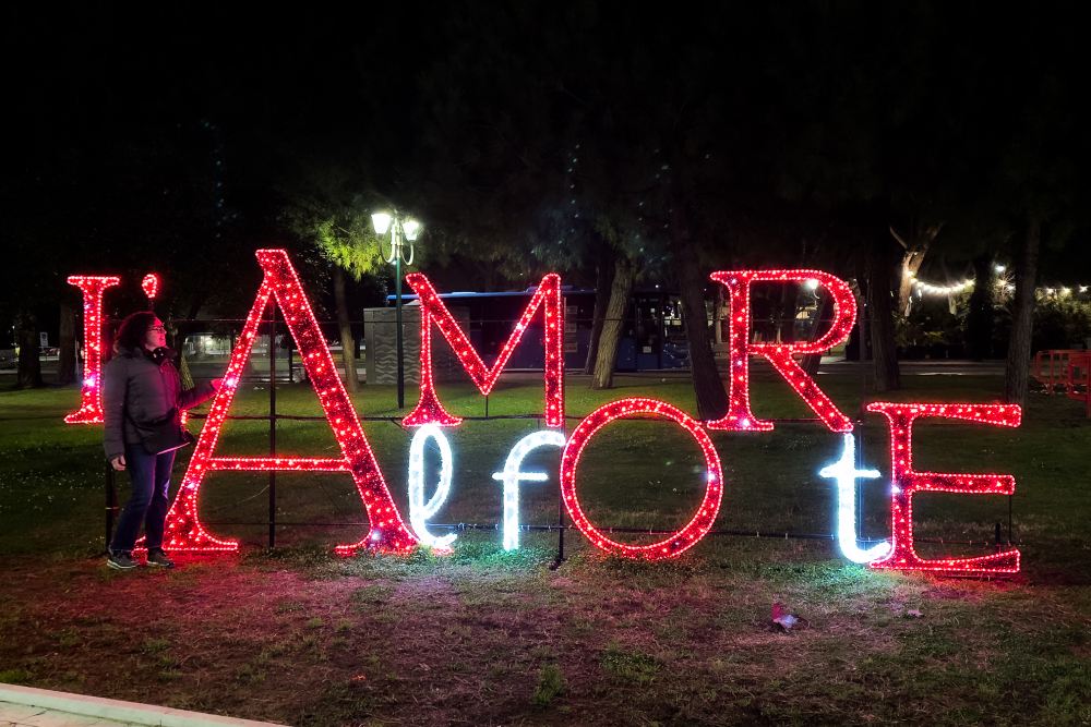 Cosa vedere a Forte dei Marmi installazione amore a Forte dei Marmi