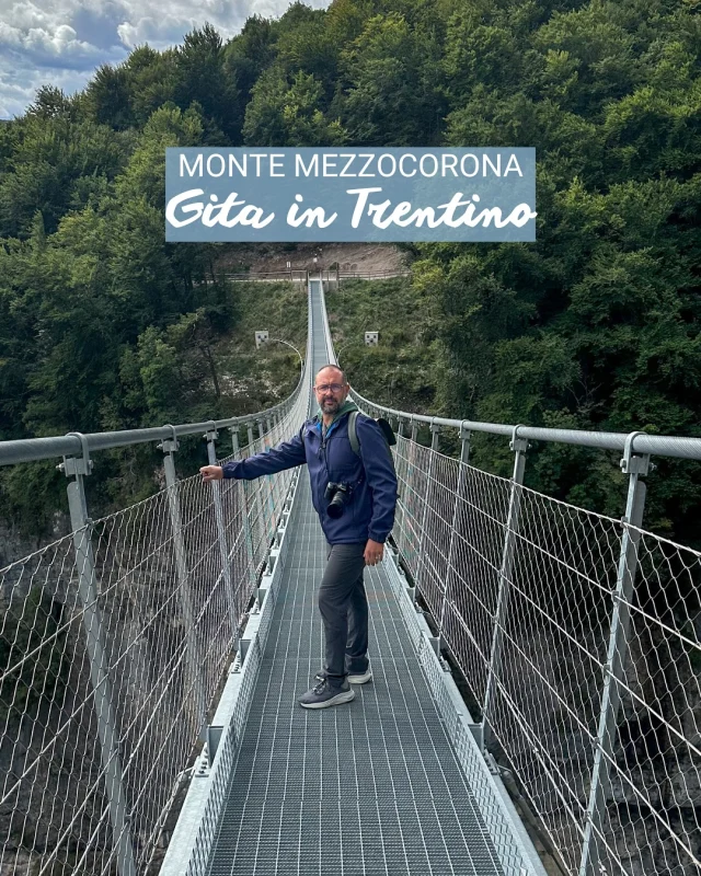 Monte Mezzocorona in Trentino ⛰️

un’idea per trascorrere una bella giornata all’aria aperta, con un pizzico di brivido ed ovviamente con gusto

📍Monte Mezzocorona (TN)
in Piana Rotaliana in Trentino

🚡 si può salire e scendere a piedi, per i più esperti ed allenati, ma anche con la funicolare (costo 8€/adulto a/r) di fronte all’ingresso si trova un parcheggio a pagamento, ma nelle vicinanze ce ne sono gratuiti, oppure puoi utilizzare il bus navetta gratuito
🍽️ pranzo all’Albergo Tre Cime, con terrazza panoramica, dove gustare la Torta di Patate, tipica della zona, da accompagnare alla carne salada, salumi e formaggi
⛰️ raggiungi in circa 20 minuti di camminata nel bosco il Ponte Sospeso seguendo le indicazioni, il ponte è lungo 123m ed arriva a toccare 120m di vuoto (gratuito)
🚶🏻‍➡️segui le indicazioni per la Sky Walk, una piattaforma sospesa a 648m, lunga 17m, di cui 14m a sbalzo e goditi il panorama sulla Piana Rotaliana Köningsberg (gratuito)

ℹ️ sul nostro blog trovi un articolo su cosa fare in Piana Rotaliana con tutte le info su questo percorso {link in bio}

s❤️lva per non dimenticartene
🔗 segu|ci per altri consigli di viaggio

Monte Mezzocorona | Trentino | Trentino cosa fare | gita in montagna | pranzo in montagna | ponte sospeso Trentino | Sky Walk Trentino | Trentino Piana Rotaliana |

#trentino #montemezzocorona #gitainmontagna #pranzoinmontagna #cosafarenelweekend #pianarotaliana #pontesospeso #skywalk